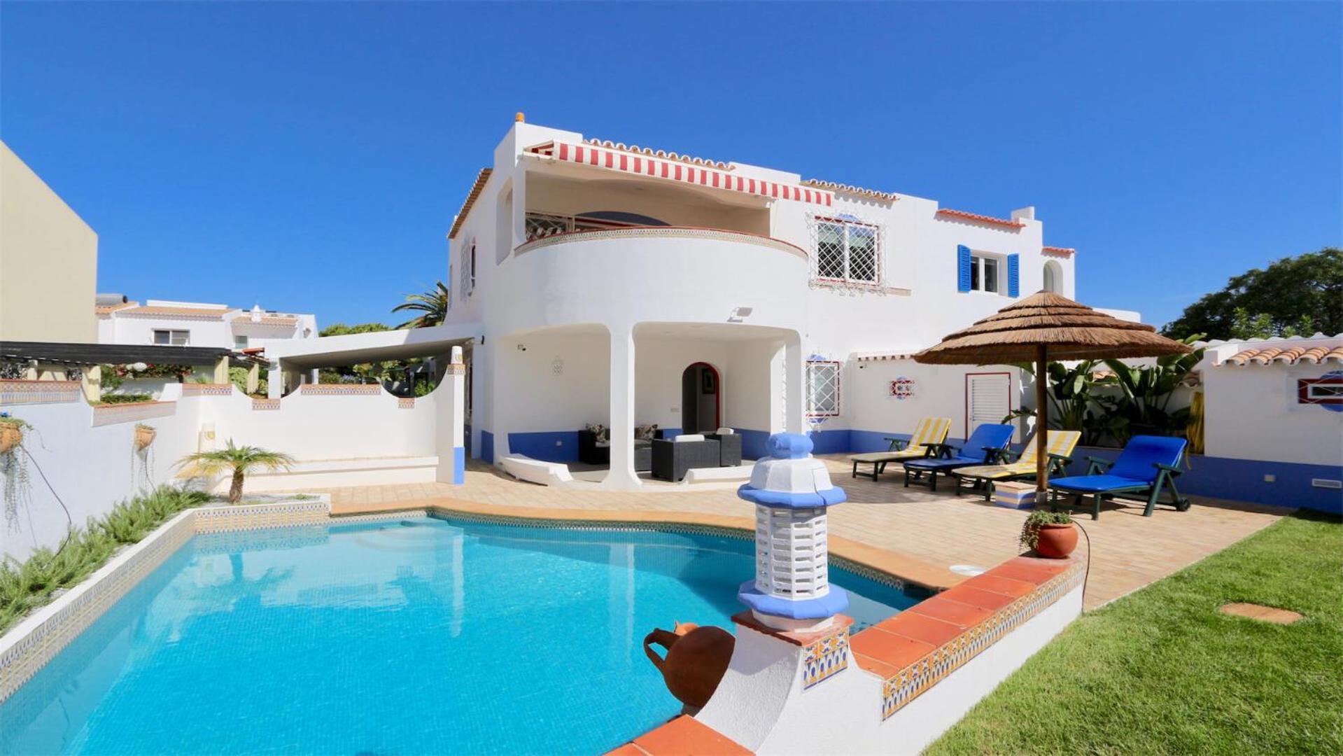 Al Salam: Marina-side Retreat With Private Pool And Communal Amenities Villa